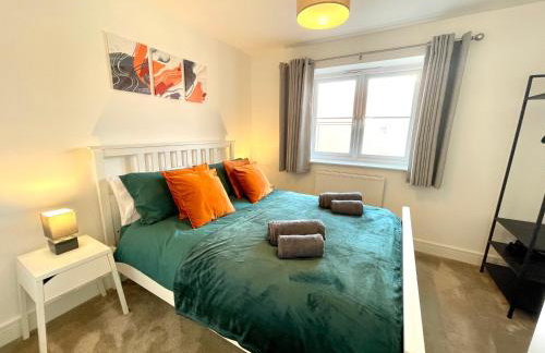 New Modern 2 Bed with parking in BISHOPS STORTFORD, close to Stansted Airport! - Foto 1
