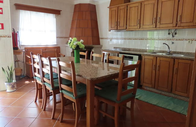 Lovely 3-bed House in Queimada Ideal for Families - Foto 12