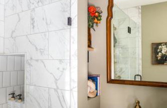 Designer Home, Hot Tub, Private Yard, & Projector - Foto 34