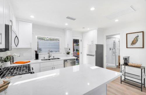 Cozy Cottage, Brand New, fully Private, walk to Everything - Foto 11