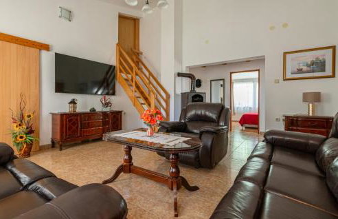 Awesome Home In Barban With Jacuzzi - Foto 17