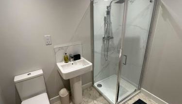 Cosy Flat in Central Hexham - Photo 2, Shower