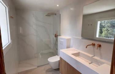 Villa en zona Playa D'en Bossa con gran piscina - Photo 13