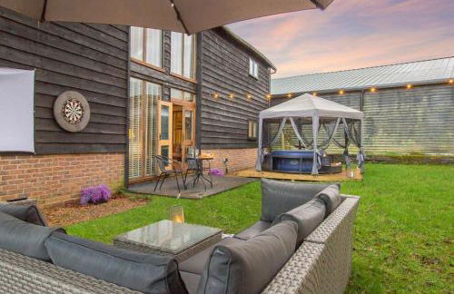 The Dairy Cottage with hot tub & pizza oven - Photo 23