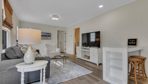 Beachy 3BD Bungalow One Block from Scenic Walkway - Foto 3