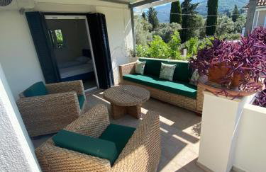 The White Villa - Photo 7