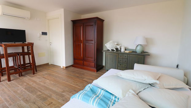 Dimora Storica Torre Matta Elegance, history and sea views in the heart of Otr - Foto 5, Habitación