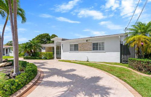 Casa Cabos - Fun in Miami - Pool BBQ - Fit 10 - Photo 14