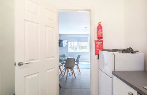 Monicas Apartment Lovely ground floor 2 bedroom serviced apartment - Foto 20