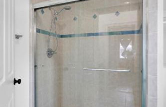 Hot tub- 80's Arcade- Pool table- Historic Downtown- 7 car parking - Foto 38