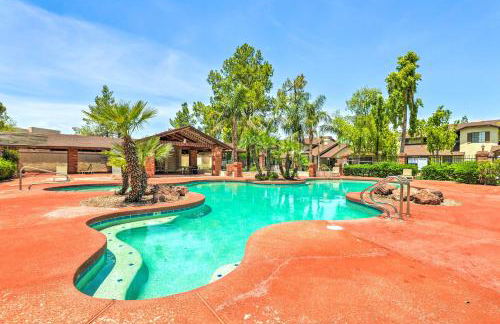 Less Than 1 Mi to Downtown Gilbert Home with Pool Access! - Foto 1