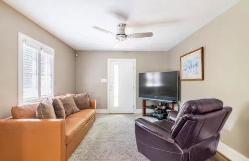 2 Bed Stay with Updated Bath and Kitchen - Foto 1