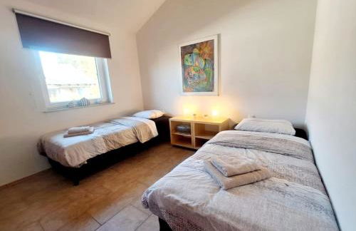 Luxuriöses, familienfreundliches Ferienhaus ,,Amy,, mit Whirlpoolwanne, Kamin und Garten - Foto 21