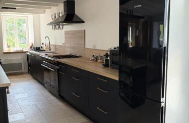 Maison de campagne, 136 M2, 4 pers, grande pièce de vie, 2 chambres, 2 salons, Cantal - Photo 9