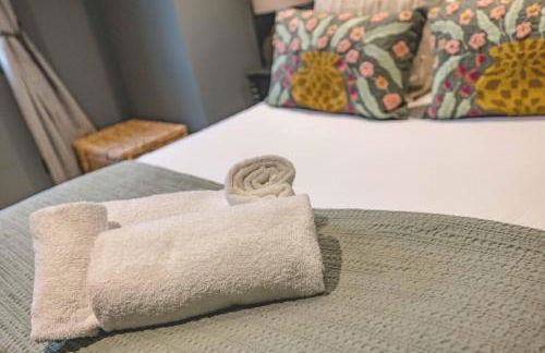 Stylish 2 Bed with Parking, 5 Min Walk to Windsor - Foto 6