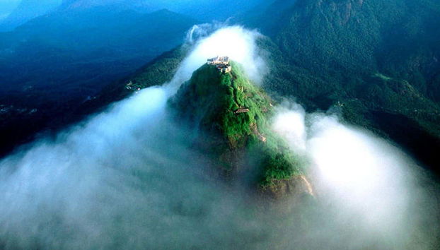 Vista aérea del Pico de Adán