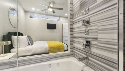 HostWise Stays - The Washington at Chatham - Free Parking, Great Views, Across from PPG Arena - Foto 3