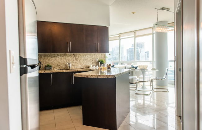 QuickStay CN Tower View Condo in Fort York - Foto 30