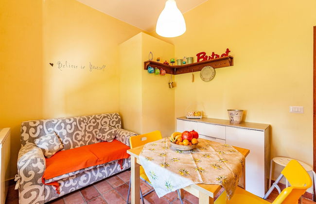 Pomegranate apt With Shared Pool - Photo 21