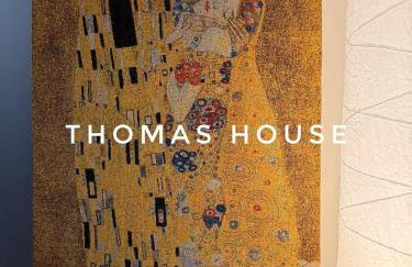 Thomas House on Train Tracks - Foto 21