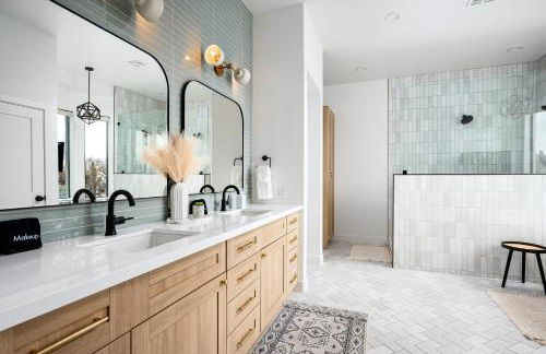 Mountain views swimming a private escape at Sonoran Serenity - Foto 24