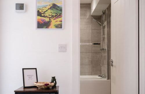 Cosy 1BD in Malvern With Stunning Views! - Foto 84