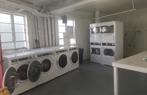 Spacious 2 Bedroom 2 Bathroom Unit Great Location - Foto 14