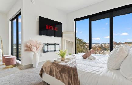 NEW! ChateauOasis PenthouseViews KingBed - Foto 17