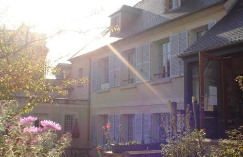 LOCATION à COUCY LE CHATEAU - Foto 2