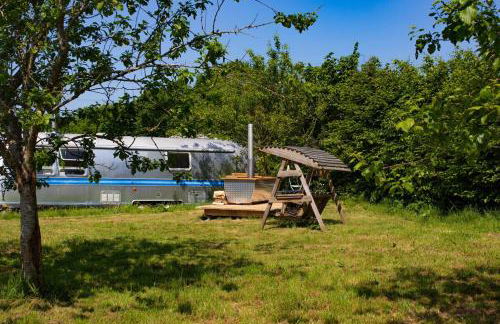 Luxury Airstream Getaway with Sauna and Hot Tub - Photo 24