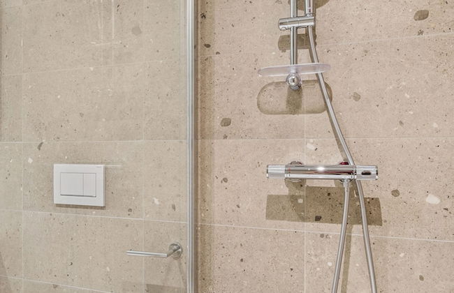 Clausen Hideaway Modern Apartment ID211 - Photo 20