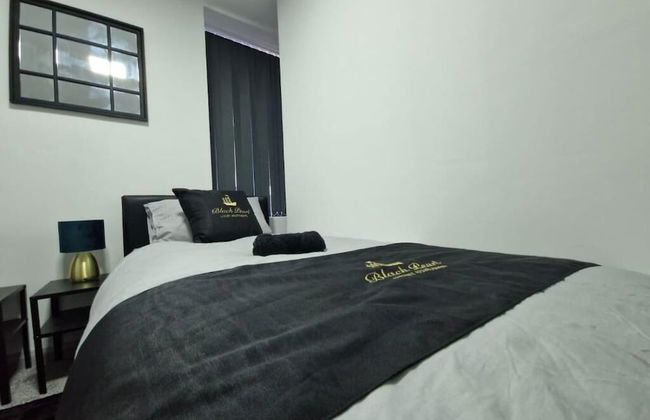Black Pearl Luxury Apartments - Photo 2