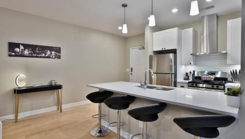 *New* XquisiteMidCenturyM0d~ Condo *OTR* w/Parking - Foto 4