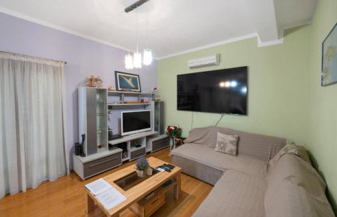 Awesome Home In Mirlovic Polje - Foto 3