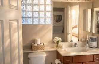 Peaceful 1BR & 2BR MDR Retreat Close to Venice Beach with Pool & Gym - Foto 16