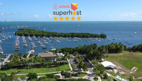 Ocean View Balcony steps from Restaurants, Peacock Park & Marina - Foto 3