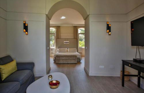 Amazing Ibiza Villa Can Icarus 6 Bedrooms Perched On A Cliff Overlooking The Beach Of Cala Moli San Jose - Foto 9