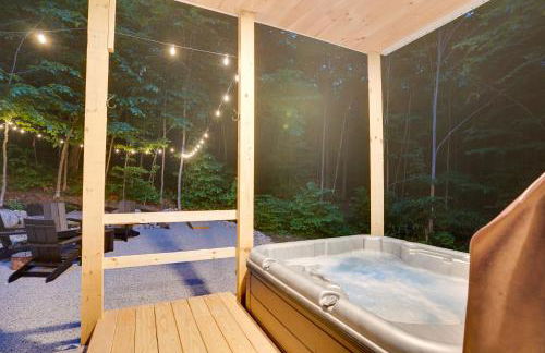 '"Luxury Mountain Getaway'" Sauna, Hot Tub, Massage Chair, Pool Table - Photo 3