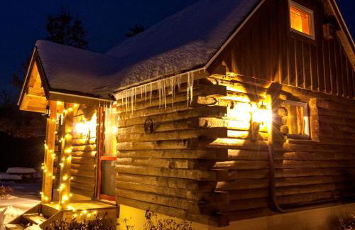 Cozy Log Cabin with an Indoor Fireplace Located on 70 Forested Acres in Leicester, Vermont - Foto 44