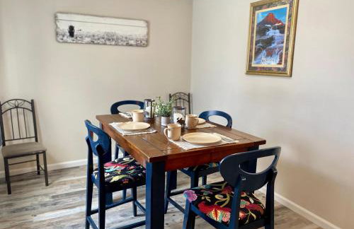 Bo's Copper City Charmer, easy Freeway Access, open floorplan - Foto 8