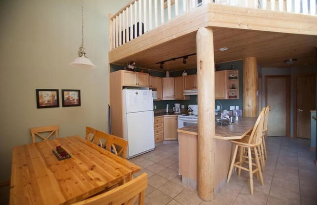 Creekview Court by Apex Accommodations - Photo 11