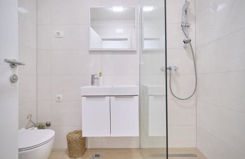 Apartment Queen - Photo 98