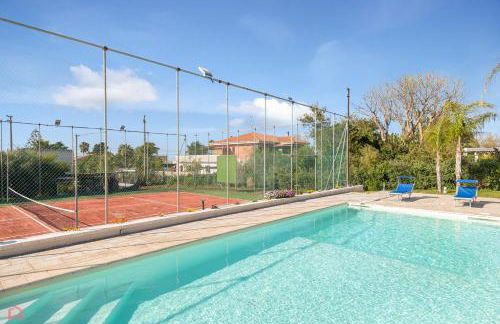 Villa a 300 Mt. dal Mare (Magaggiari) con campo da tennis - Foto 48