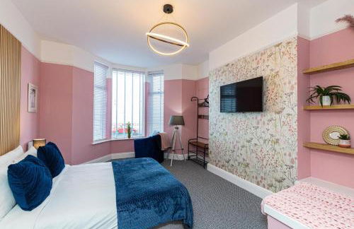 Beachfront Apartment 3 Bedrooms Sleeps 7 - Gateway to the Lake District - Newly Refurbished - Foto 3