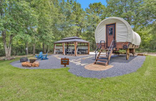 Secluded Luxury Wagon with Pond, King Bed, Full Bath, Patio - Foto 22