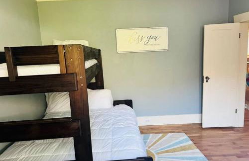 Walk to Dining Breweries and Shops Plus New Hot Tub - Foto 5