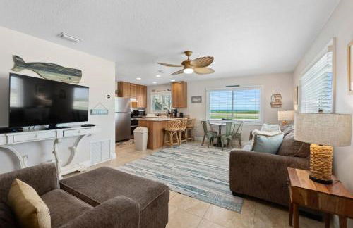Steps to Flagler Beach! Cozy 1-BR Oceanfront Retreat Dog-Friendly - Photo 8