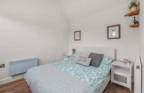 The Nook, 1 Bedroom Cottage with Indoor Fireplace - Foto 33