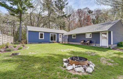 Walk to Beach Lake Michigan Getaway! - Foto 1