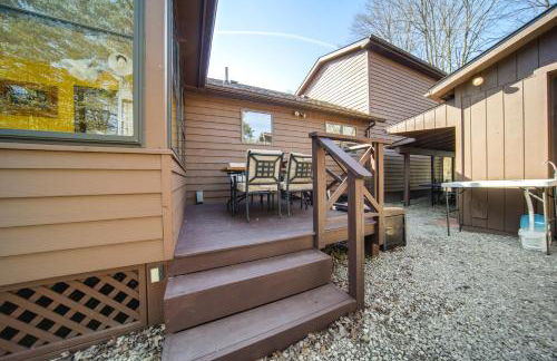 Charming Pymatuning Lake House Near Park and Beach - Photo 28